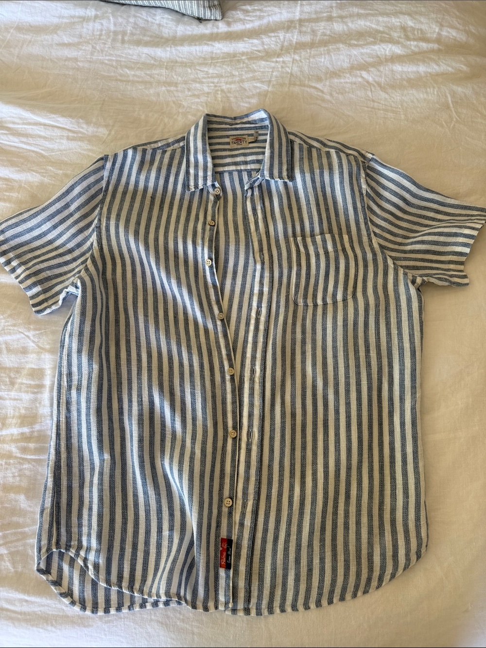 Faherty Blue and White Vertical Stripe Short-Sleeve Button-Down Shirt